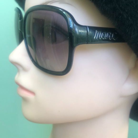 Marc Jacobs sun glasses in case main image 2